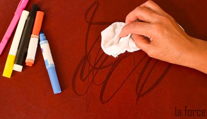 6 Cách tẩy mực bút bi trên túi da tại nhà nhanh và hiệu quả nhất