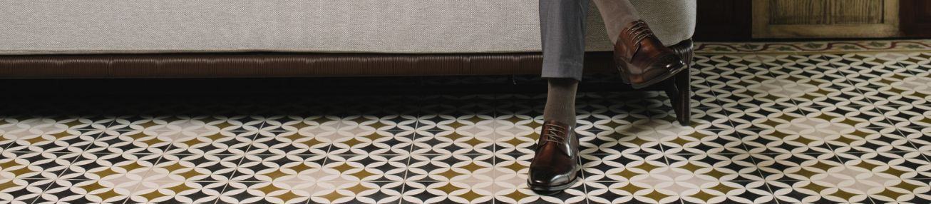 Backgroud giày da mặc vest