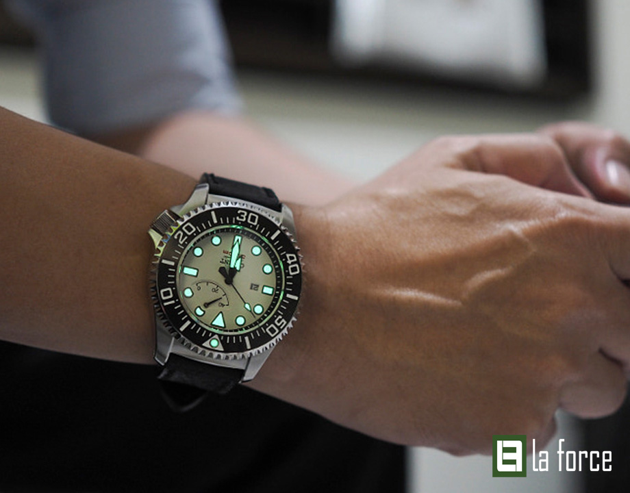 Đồng hồ - Vật dụng công sở nam Đồng hồ - Vật dụng công sở nam